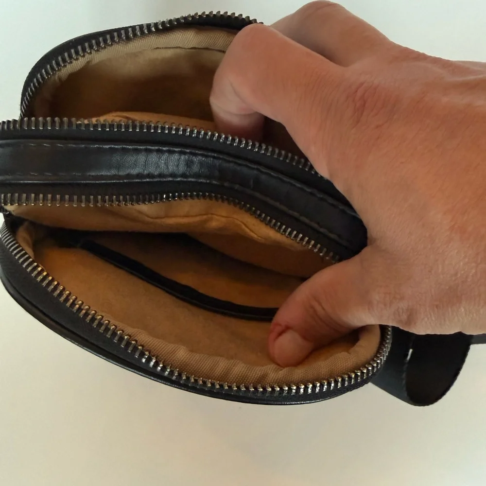 Bottega Veneta Black Leather Men's Bag
